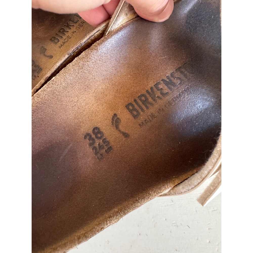 Birkenstock while Yao sandal size 38 (7-7.5) - Picture 10 of 10